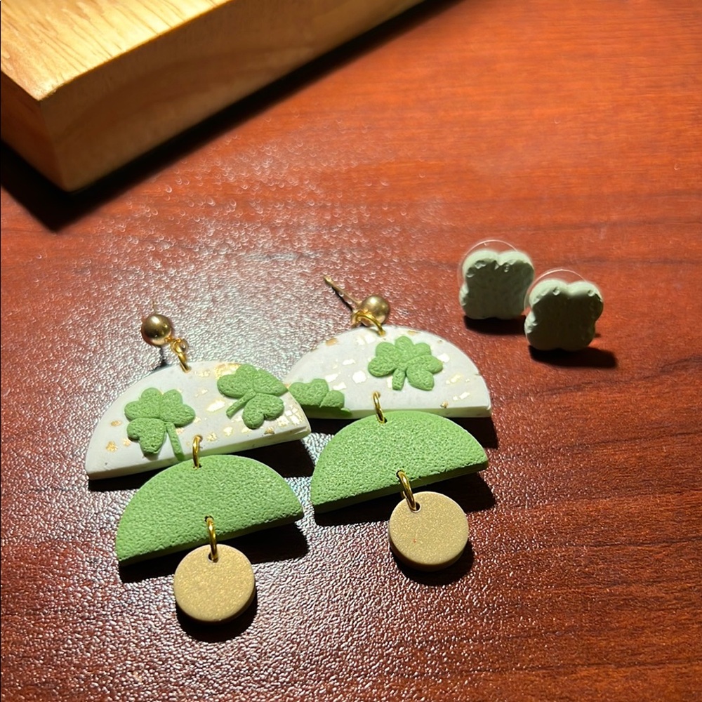 Green and Gold Clover St Patrick’s Day Earrings Set